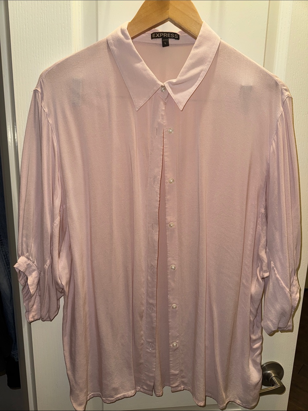 Express Women’s Light Pink Button-Up Shirt